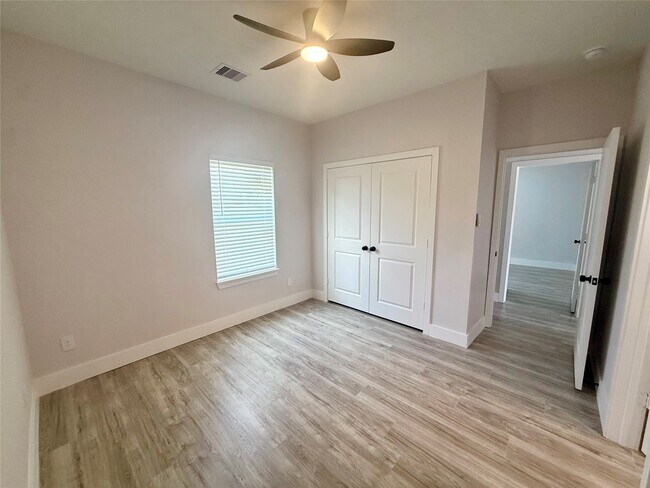 Photo - 9508 Quaker Ct