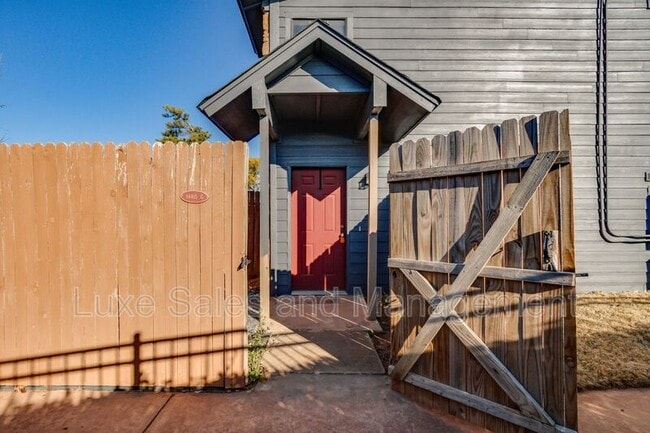 Building Photo - 14415 N Pennsylvania Ave Unit 16G