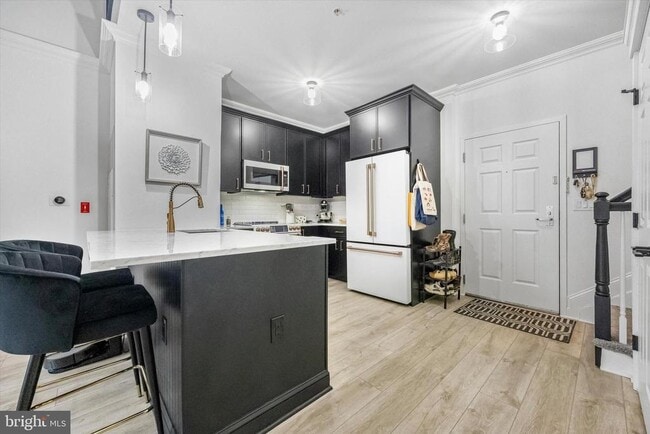 Photo - 200 W Elm St Unit 1428