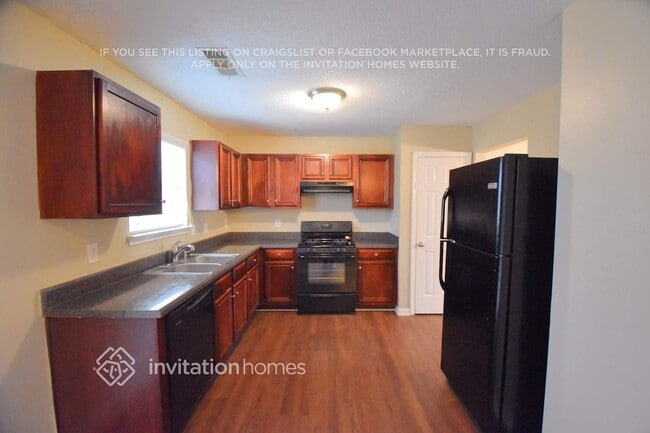 Photo - 215 Marriott Dr