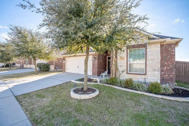 Photo - 413 Lipizzan Ln