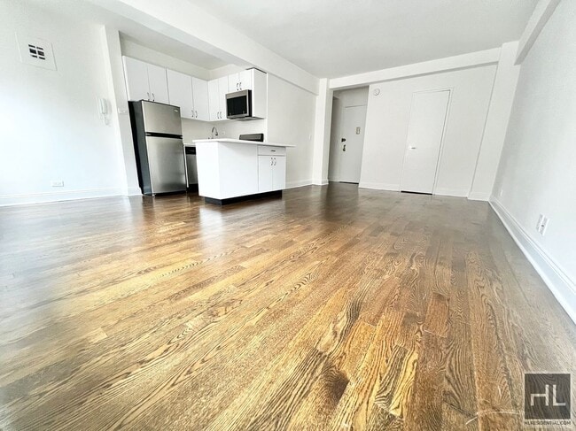 Photo - BEEKMAN PLACE Unit 9E