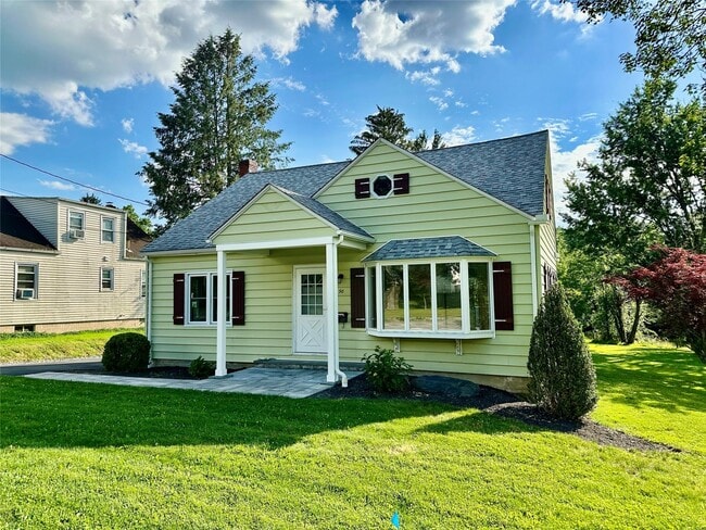 Photo - 98 S Main St House