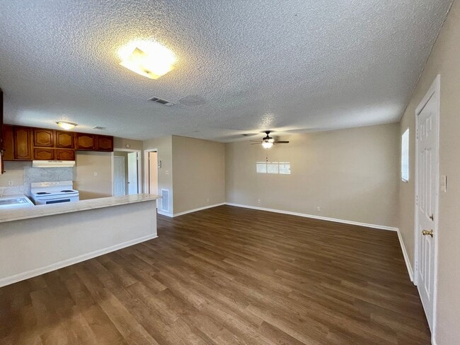 Photo - 2821 Pearl Ave Unit 2821 Pearl-RTR 10/29