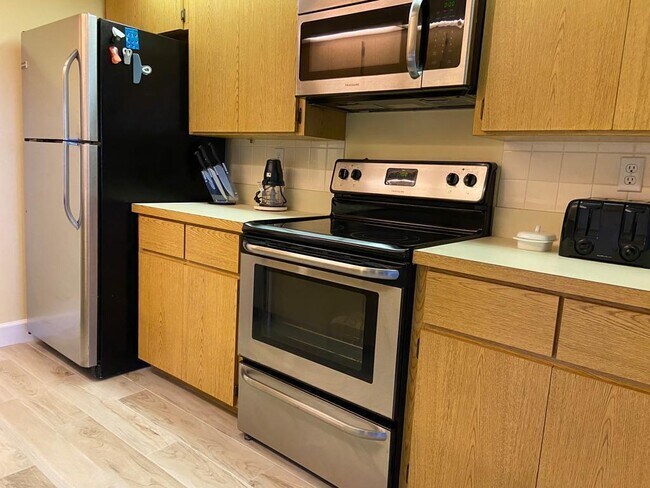 Photo - 8010 80th Way
