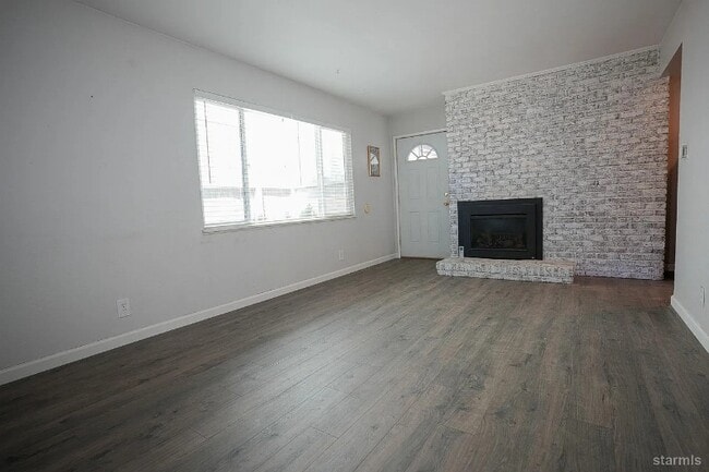 Photo - 2510 Conestoga St Unidad B