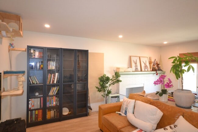 Building Photo - Hayward 3Bed/2Ba Bright & Modern Home with...