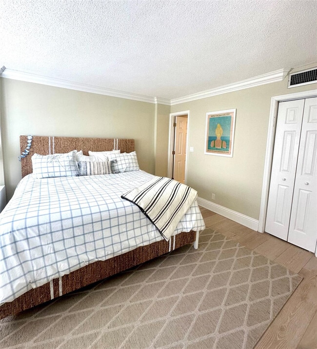 Photo - 1169 Hillsboro Mile Unit 411