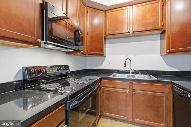 Photo - 1203 N St NW Unit E