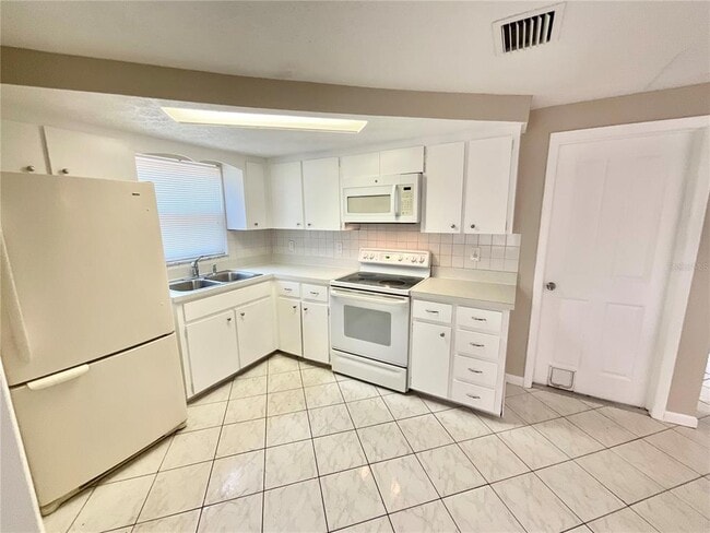 Photo - 3054 Primrose Dr