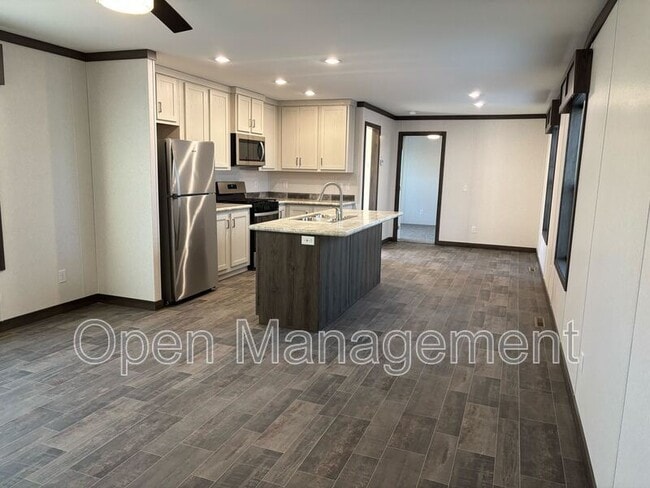 Building Photo - 4005 4005 19th St NE