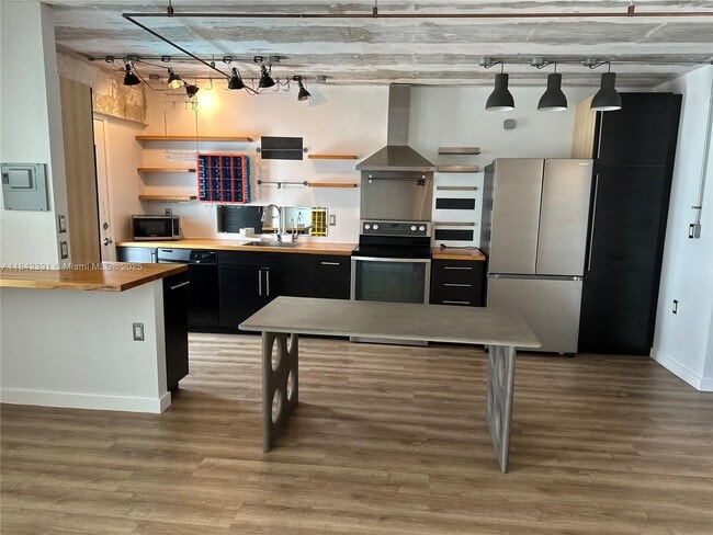 Building Photo - 1545 Euclid Ave Unit 4J Rental