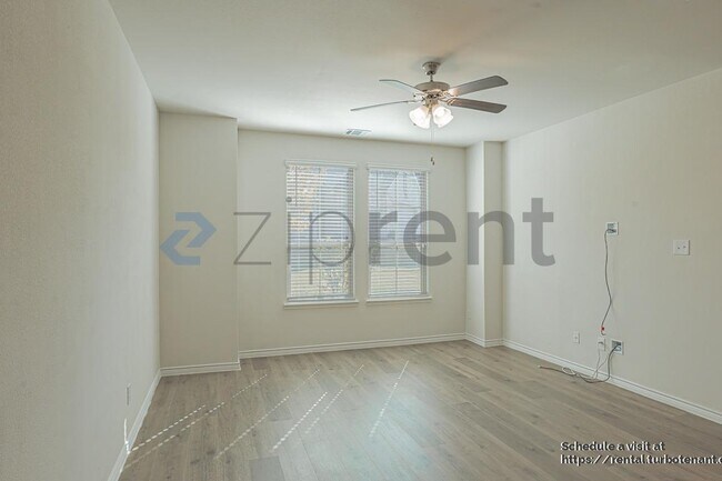 Photo - 2020 Saddle Wy