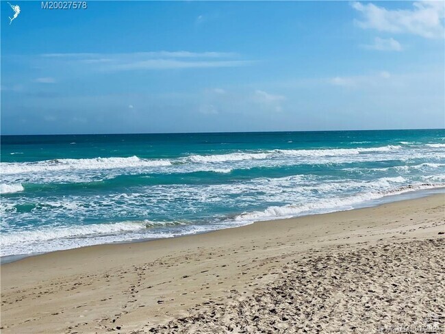 Building Photo - 7380 S Ocean Dr Unit 718A Rental