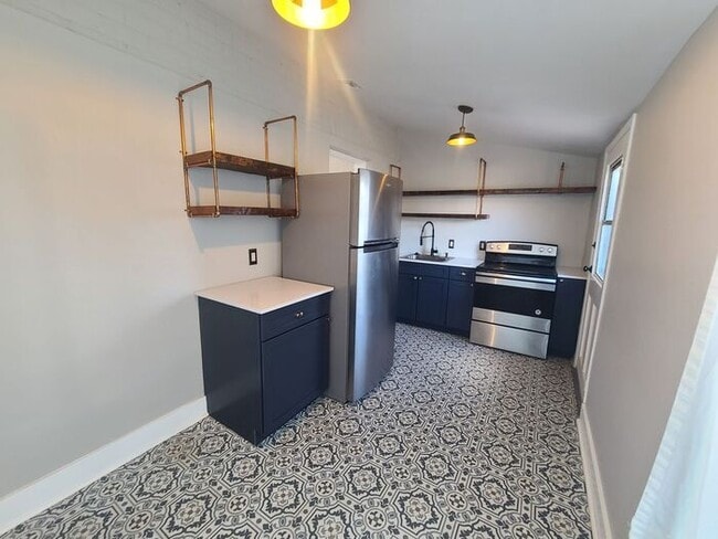 Photo - 710 N 6th Ave