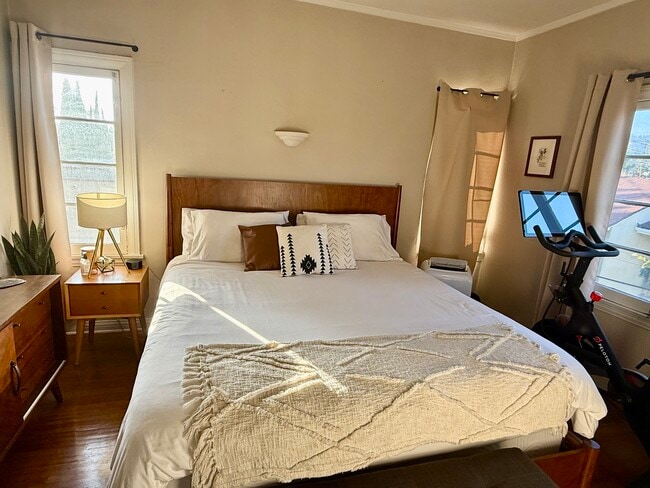 Photo - 1611 Talmadge St Unit Upstairs 3