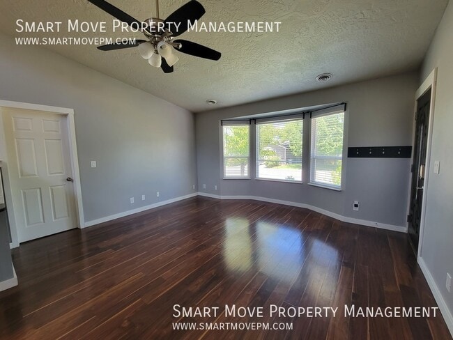 Photo - 2705 E Mendota Dr