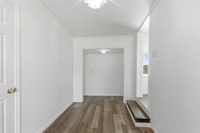 Photo - 5515 Avenue R