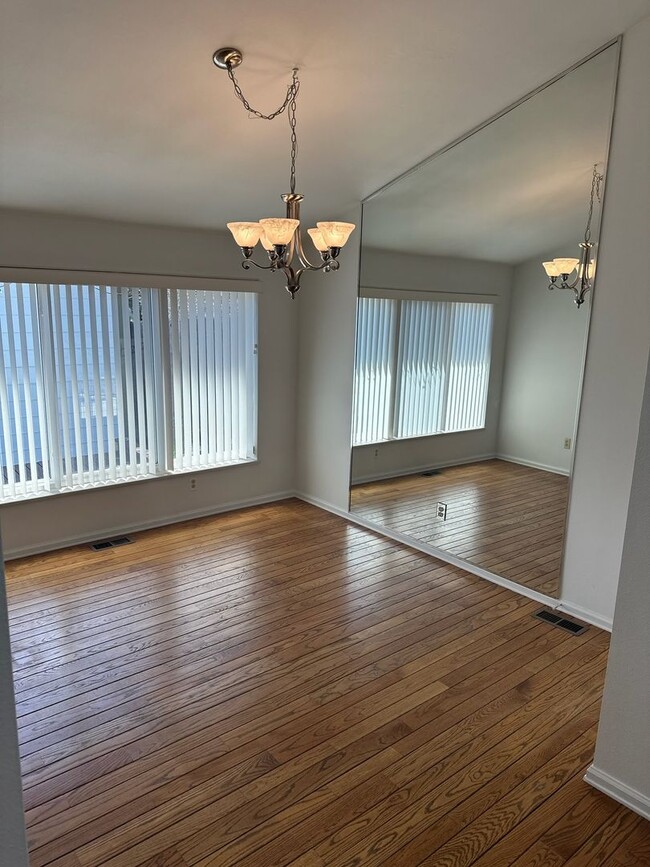 Photo - Fantastic 3 bedroom, 3 bath, 2 car garage ...