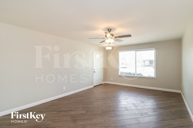 Photo - 3127 W Shangri La Rd