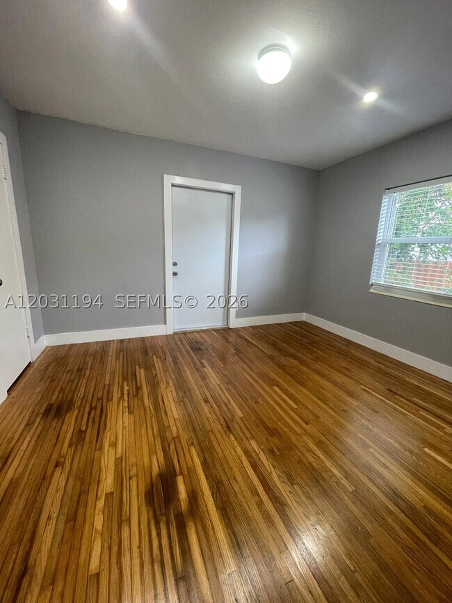 Photo - 1155 NE 111th St Unit E