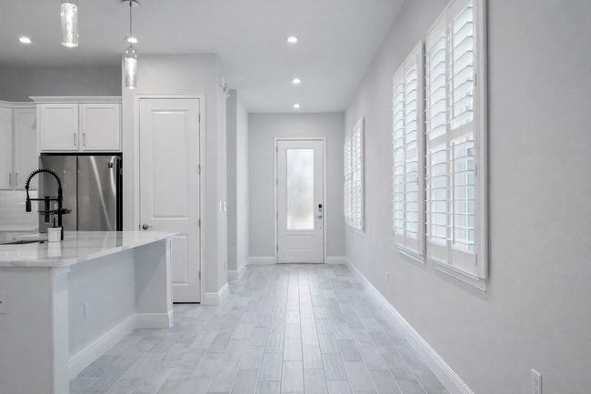 Photo - 6670 Bridgman St