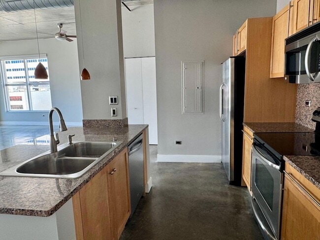 Photo - 313 NE 2nd St Unit 703