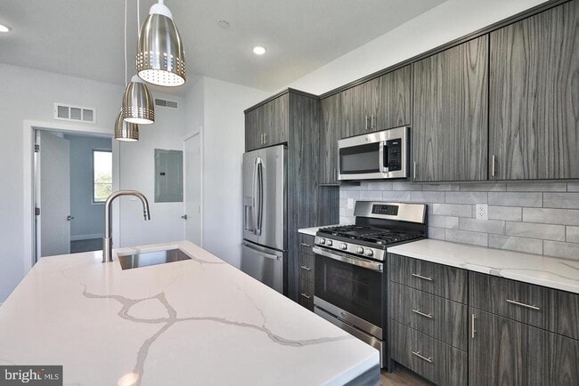 Photo - 1939 N Darien St Unit 3