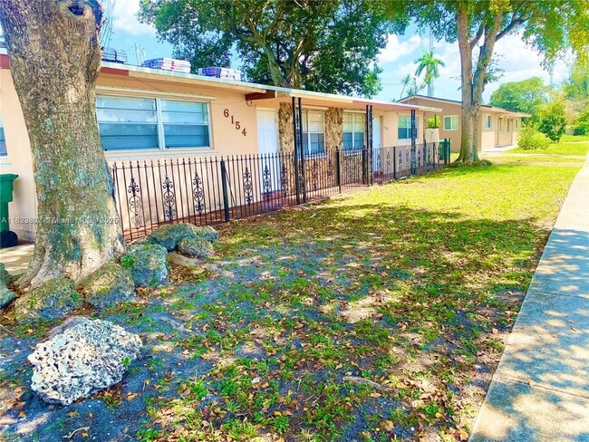 Photo - 6154 SW 38th St Apartamento Unidad North