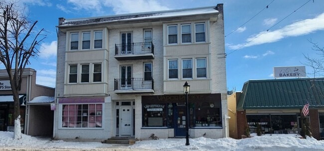 Building Photo - 33 S York Rd Unit 33 S York 2A