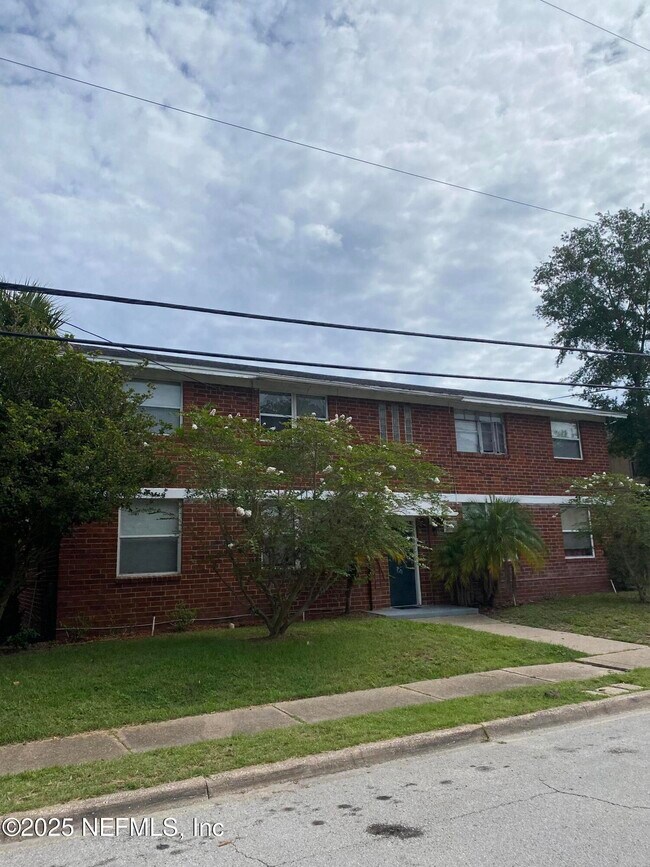3121 Belden St