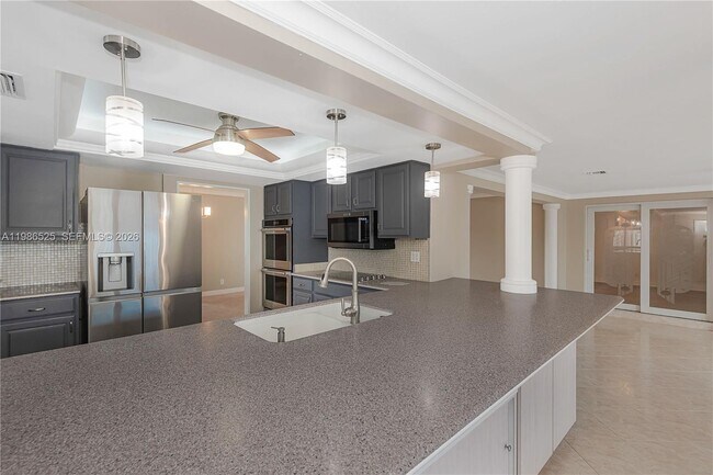 Photo - 2070 NE 65th St