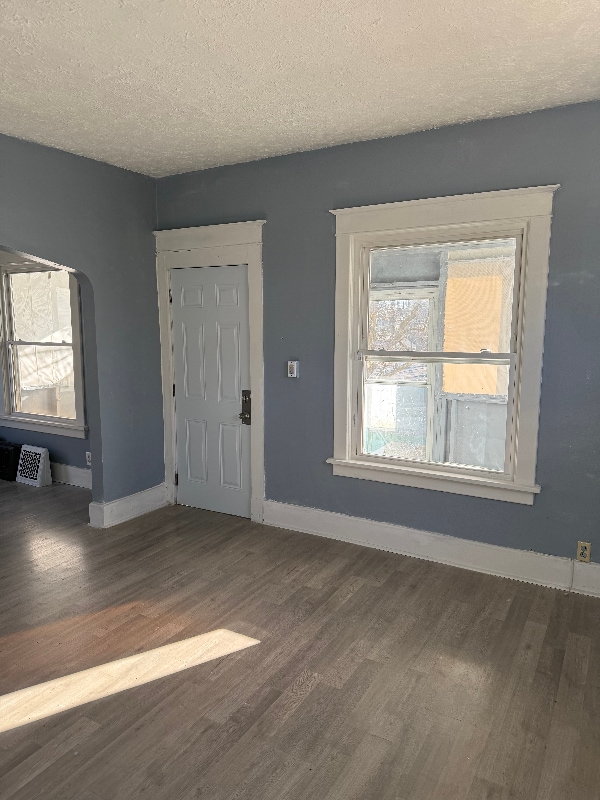 Photo - 4476 Evans St