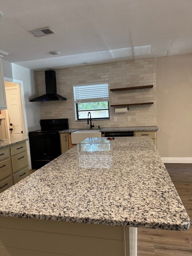 Photo - 8230 W Bavarian St Casa