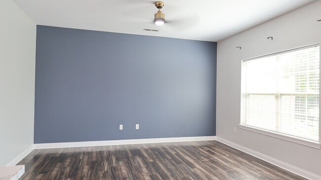 Photo - 611 Knob Hl Ave Unit 611 Knob Hill Rd