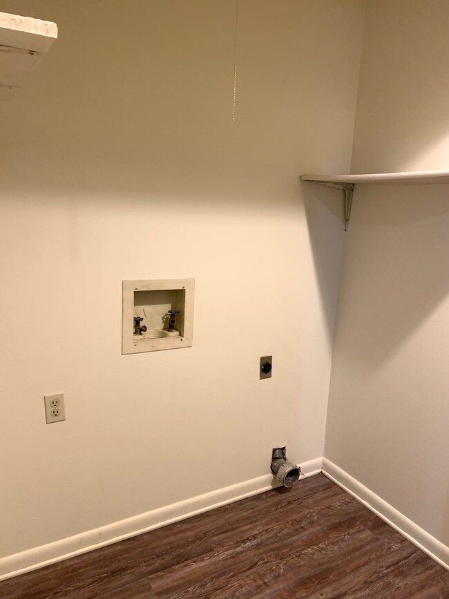 Photo - 3 Bed/1.5 Bath Near Fox Meadow Schools!