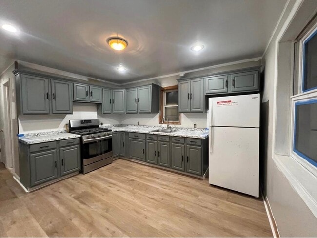 Photo - 78 W 51st St Unit 2