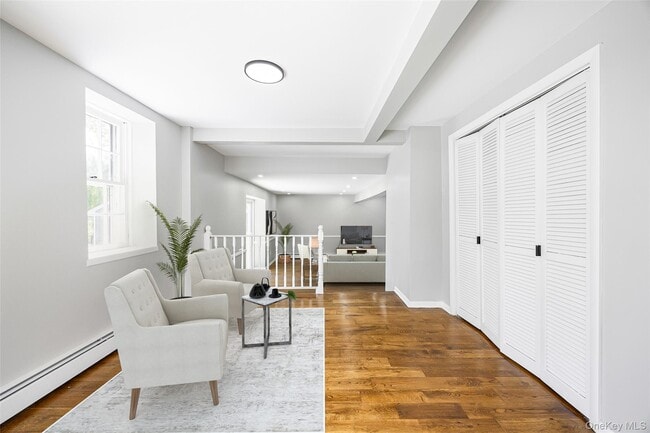 Photo - 12 State Line Rd