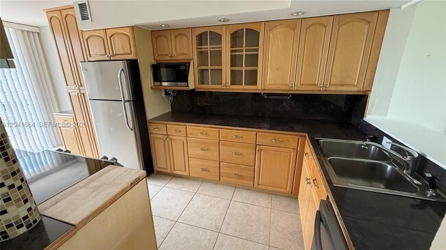 Building Photo - 2921 SW 87th Ave Unit 511