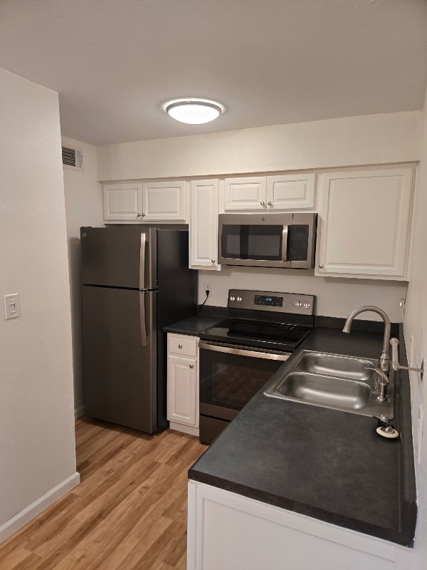 Building Photo - 5300 E Cherry Creek S Dr