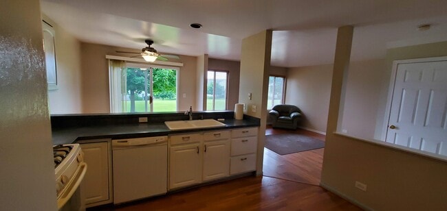 Photo - 1522 Meadowsedge Ln