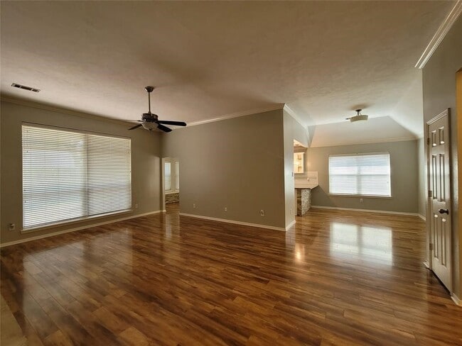 Photo - 8011 Aspen Dr