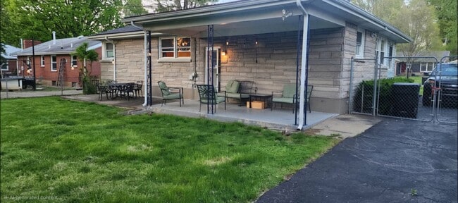 Photo - 2830 Esther Blvd