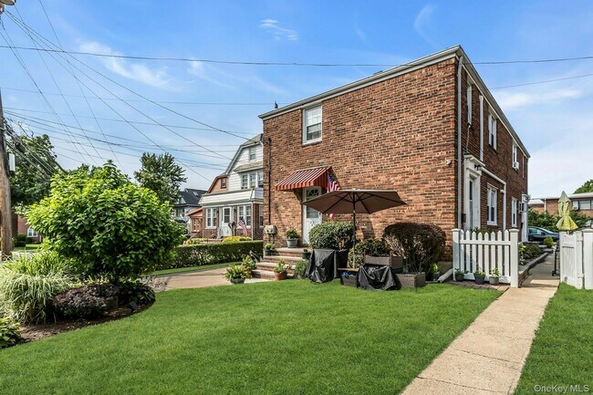 Photo - 53 Carnation Ave
