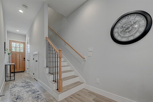 Photo - 2105 Sam Wilson St