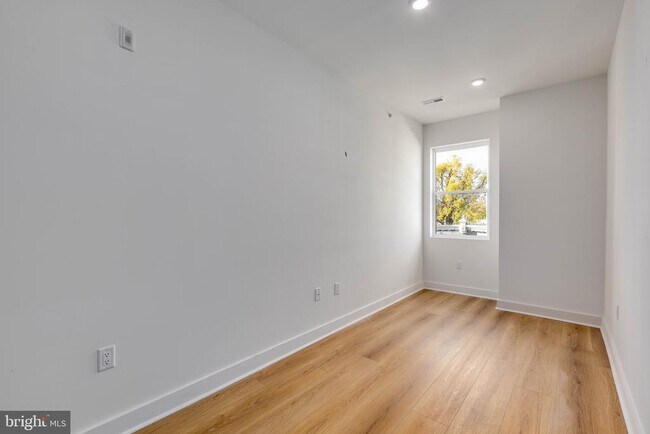 Photo - 1222 W Silver St