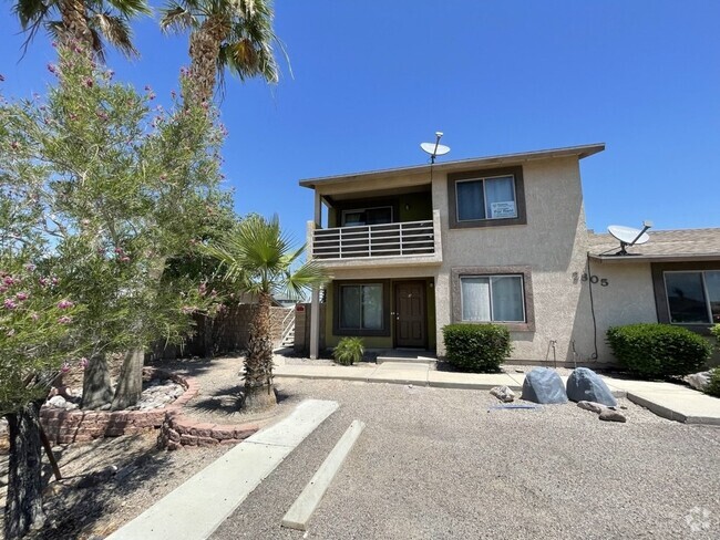 Building Photo - 2 bed 1 bath ground floor $1300 rent BHCRE... Unit Apt 2