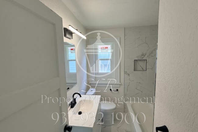 Photo - 3925 Hoover Ave