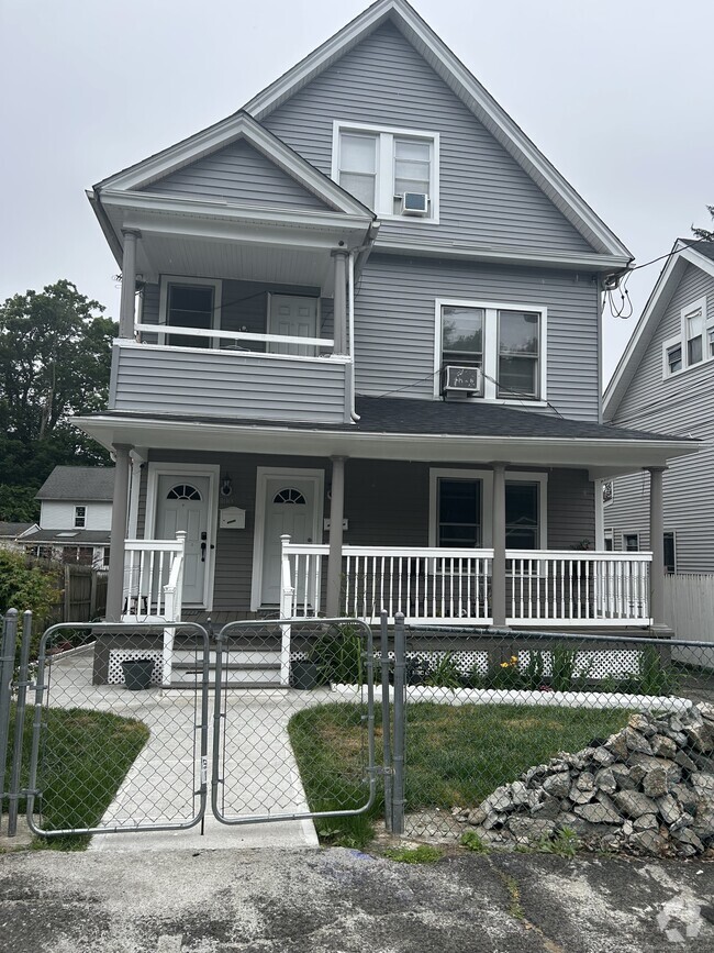 Building Photo - 98 High St Rental