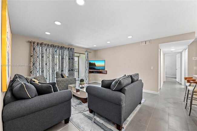 Photo - 812 Sky Pine Way Unit C2